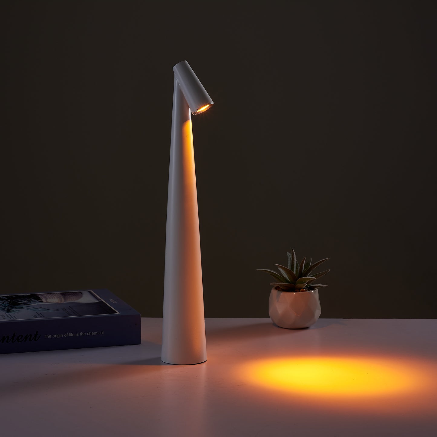 Rechargeable Table Lamps 3 Levels Brightness Battery Operated LED Desk Lamp Rechargeable Portable Touch Table Light for Restaurant/Bedroom/Bedside/Bar/Outdoor/Party