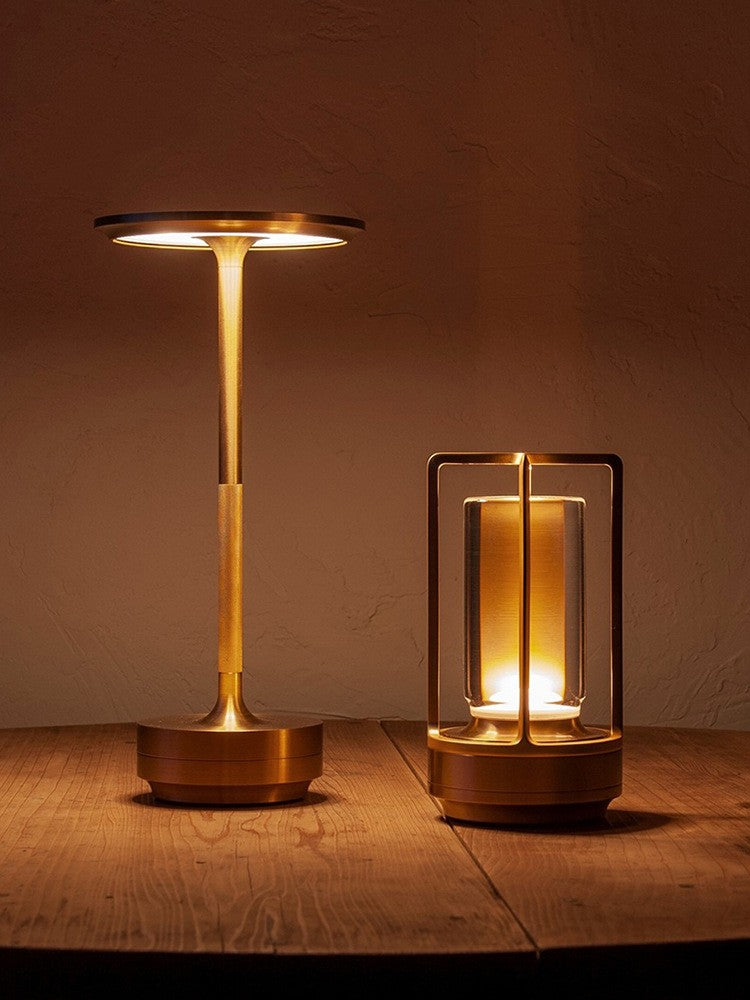 Portable Aluminum Table Lamp Rechargeable Cordless LED Desk Lamp 3-Colour Infinitely Dimming Battery Powered Small Desk Lamp Restaurant/Bedroom/Bar/Coffee Shop/Camping Light