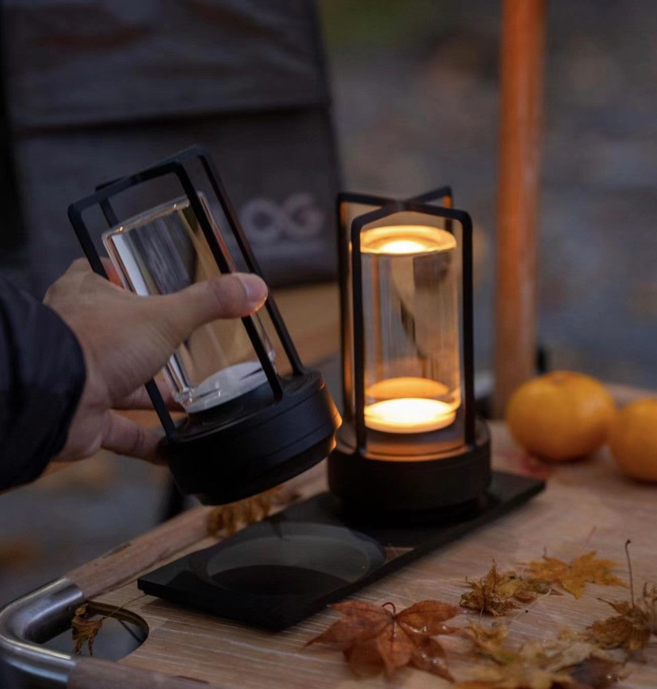 Portable Aluminum Table Lamp Rechargeable Cordless LED Desk Lamp 3-Colour Infinitely Dimming Battery Powered Small Desk Lamp Restaurant/Bedroom/Bar/Coffee Shop/Camping Light